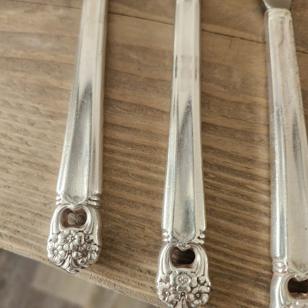 Vintage Rogers Elegant Silver Plated Stainless Butter Knives Set of 6